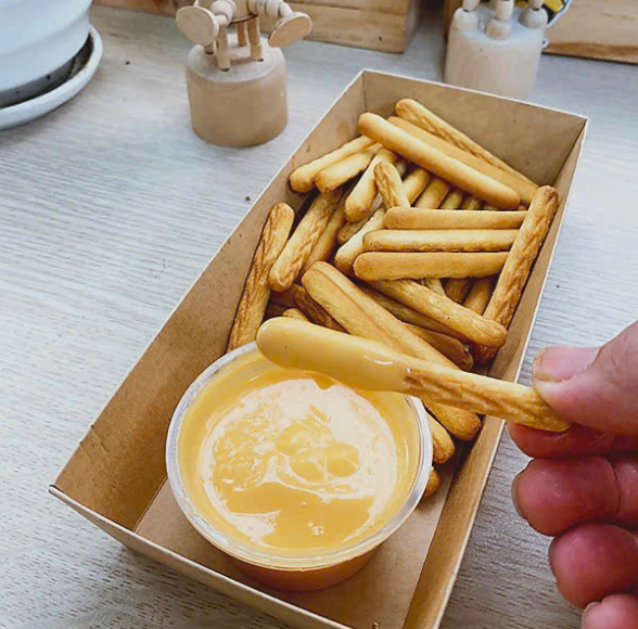 Bánh que phomai thần thánh